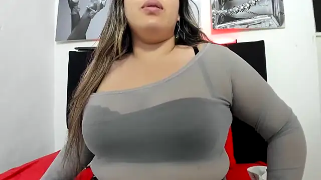 LinaBrowm online show from February 2026 05:07:02 PM