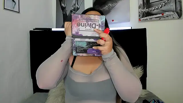 LinaBrowm online show from March 2026 07:37:01 PM