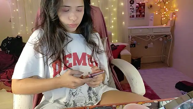 AllisonCatUwU online show from April 2026 03:34:02 PM