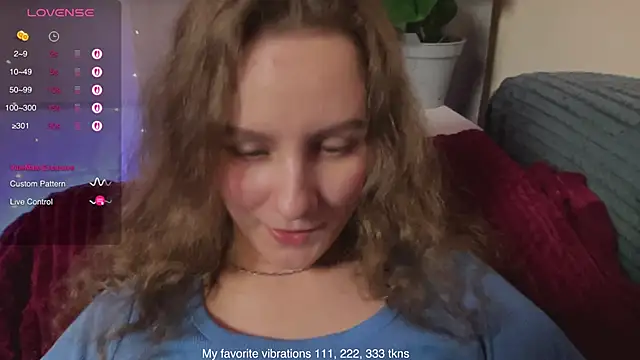 Snapshot of Hot_Thumbelina chatting on November 2025 02:30:01 PM Hot Thumbelina online show from November 2025 02:30:01 PM