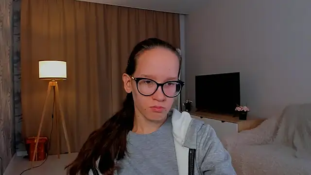 BettyBrowni online show from September 2025 04:17:01 PM