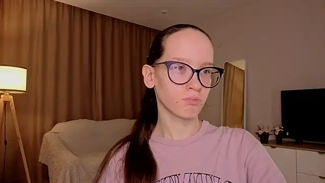 BettyBrowni online show from April 2026 04:12:01 PM