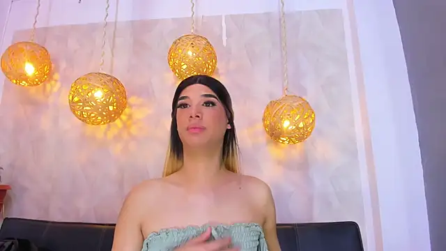 victoria aleia  online show from January 2025 07:01:02 PM