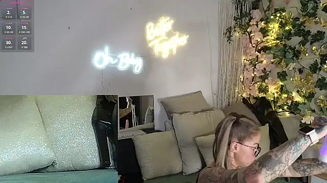 Snapshot of Tatjana_Sue chatting on December 2024 07:55:01 PM Tatjana Sue online show from December 2024 07:55:01 PM