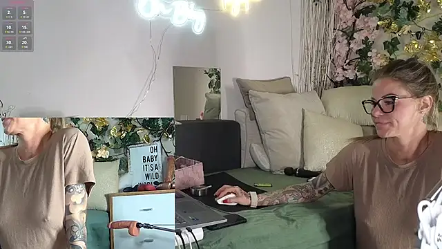 Snapshot of Tatjana_Sue chatting on December 2024 10:23:01 PM Tatjana Sue online show from December 2024 10:23:01 PM