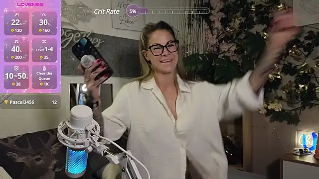 Snapshot of Tatjana_Sue chatting on January 2025 08:06:02 PM Tatjana Sue online show from January 2025 08:06:02 PM