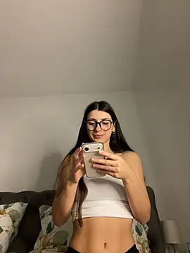 Wildberry  online show from April 2026 07:03:01 PM