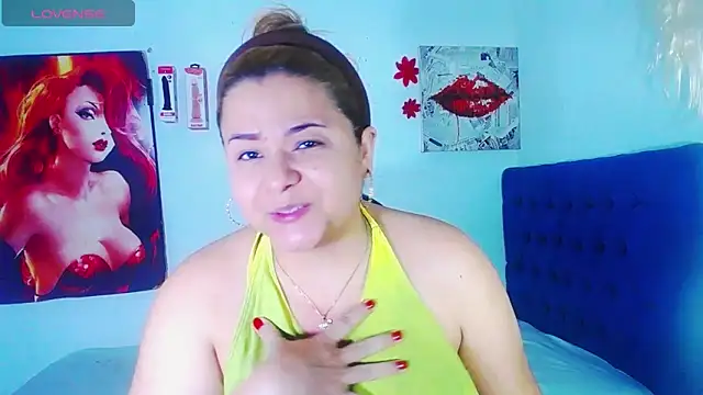 Snapshot of Charlotte_mh chatting on May 2026 05:15:02 AM Charlotte mh online show from May 2026 05:15:02 AM