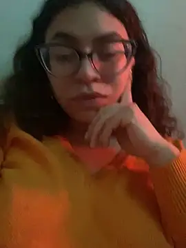 Snapshot of Lucrecia_33 chatting on February 2026 06:23:01 AM Lucrecia 33 online show from February 2026 06:23:01 AM