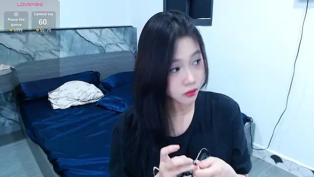 Lin SiYee online show from November 2025 09:00:02 AM