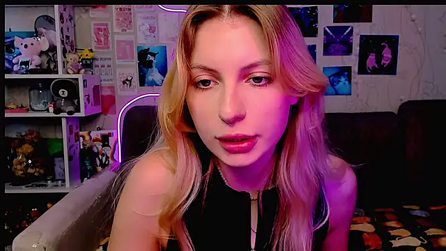 Snapshot of Maria_Hunt chatting on December 2024 06:37:02 AM Maria Hunt online show from December 2024 06:37:02 AM