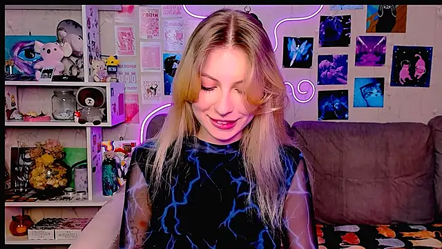 Snapshot of Maria_Hunt chatting on December 2024 02:52:01 AM Maria Hunt online show from December 2024 02:52:01 AM