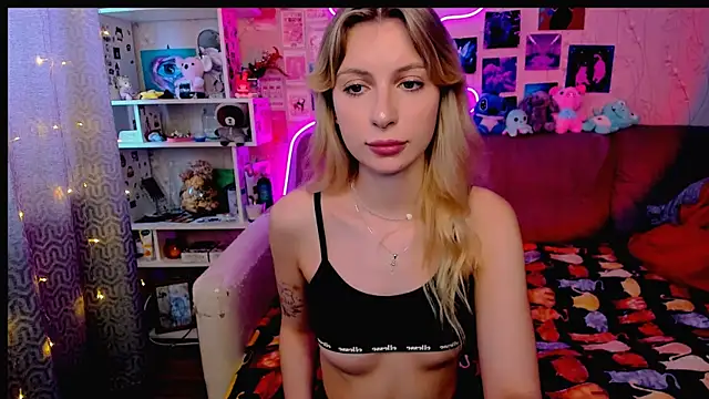 Snapshot of Maria_Hunt chatting on January 2025 06:56:01 AM Maria Hunt online show from January 2025 06:56:01 AM