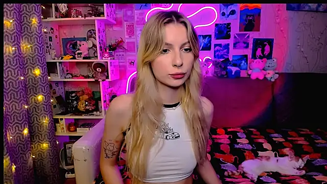 Snapshot of Maria_Hunt chatting on January 2025 01:45:02 PM Maria Hunt online show from January 2025 01:45:02 PM