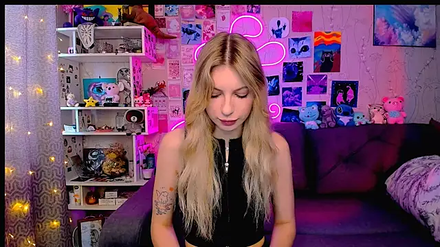 Snapshot of Maria_Hunt chatting on February 2025 03:30:01 AM Maria Hunt online show from February 2025 03:30:01 AM