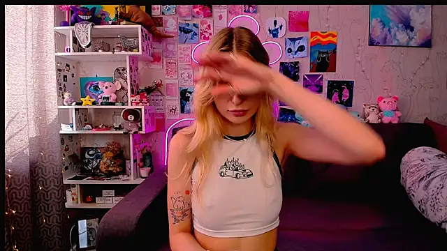 Snapshot of Maria_Hunt chatting on February 2025 07:15:01 AM Maria Hunt online show from February 2025 07:15:01 AM