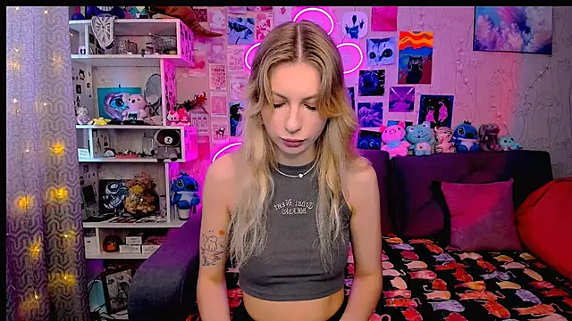 Snapshot of Maria_Hunt chatting on February 2025 03:50:01 AM Maria Hunt online show from February 2025 03:50:01 AM