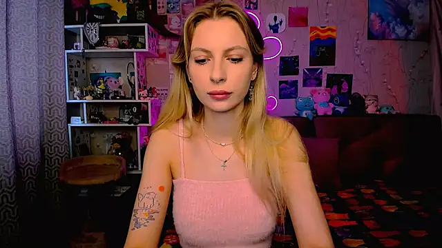 Snapshot of Maria_Hunt chatting on March 2025 02:27:01 AM Maria Hunt online show from March 2025 02:27:01 AM