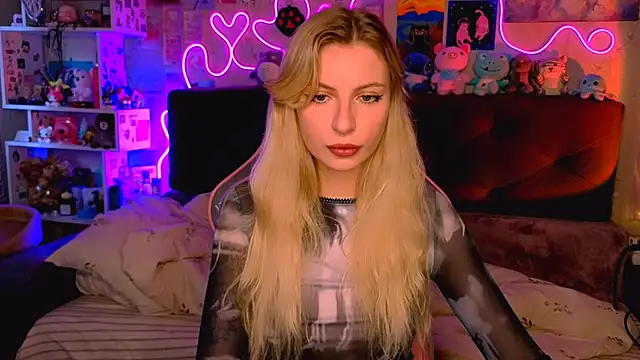 Snapshot of Maria_Hunt chatting on October 2025 08:44:02 AM Maria Hunt online show from October 2025 08:44:02 AM