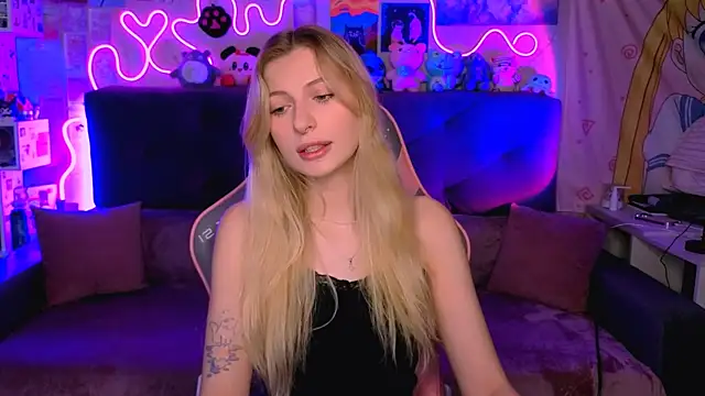 Snapshot of Maria_Hunt chatting on November 2025 03:05:01 AM Maria Hunt online show from November 2025 03:05:01 AM