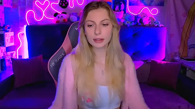 Snapshot of Maria_Hunt chatting on November 2025 02:12:02 AM Maria Hunt online show from November 2025 02:12:02 AM