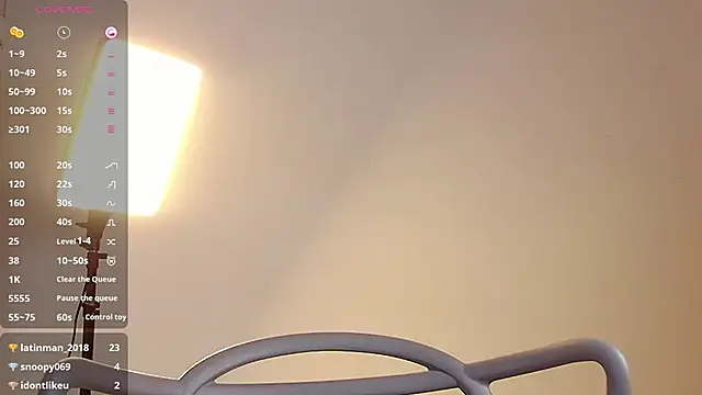 Snapshot of littleebluee chatting on February 2025 09:11:01 AM littleebluee online show from February 2025 09:11:01 AM