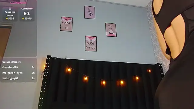 Snapshot of littleebluee chatting on February 2025 03:04:02 AM littleebluee online show from February 2025 03:04:02 AM