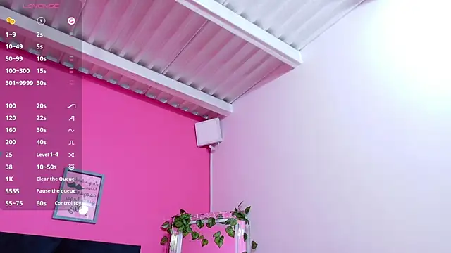 Snapshot of littleebluee chatting on September 2025 03:00:02 AM littleebluee online show from September 2025 03:00:02 AM