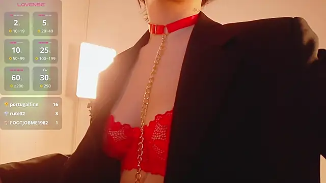 Snapshot of littleebluee chatting on October 2025 02:56:01 AM littleebluee online show from October 2025 02:56:01 AM