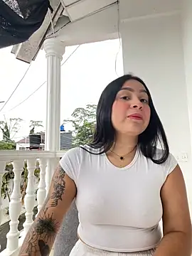 Pretty Isadora online show from January 2025 07:29:01 PM