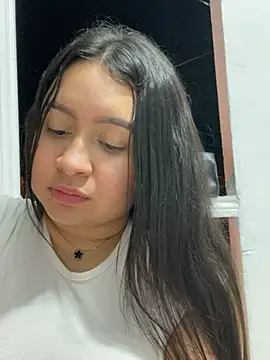 Pretty Isadora online show from January 2025 01:31:02 AM