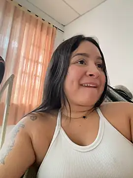 Pretty Isadora online show from January 2025 08:52:02 PM