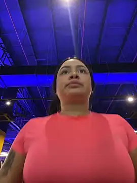 Pretty Isadora online show from January 2025 01:50:01 AM