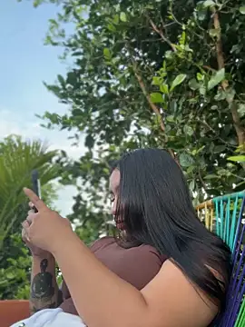 Pretty Isadora online show from September 2025 10:31:01 PM