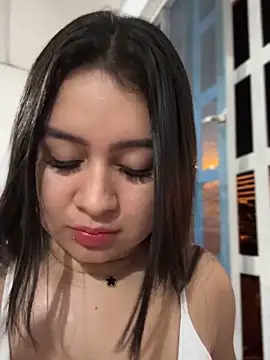 Pretty Isadora online show from September 2025 11:30:01 PM