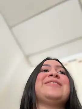 Pretty Isadora online show from October 2025 07:33:01 PM