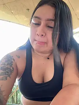 Pretty Isadora online show from October 2025 07:04:02 PM