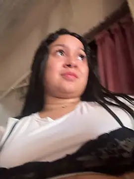 Pretty Isadora online show from April 2026 09:27:01 PM