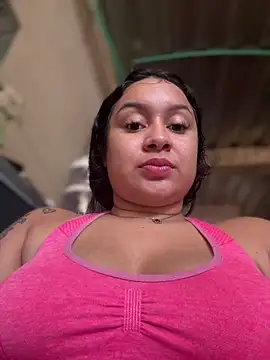 Pretty Isadora online show from April 2026 08:02:01 PM