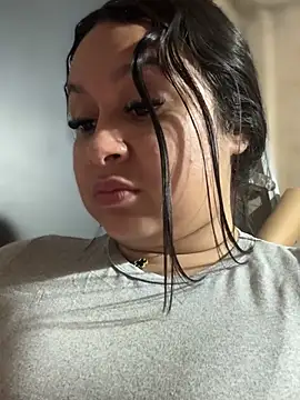 Pretty Isadora online show from April 2026 09:48:01 PM