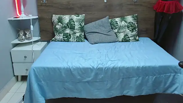 Hunter Ignis online show from March 2025 03:01:01 AM