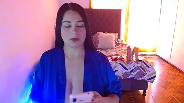 Kerly Lopez online show from July 2026 09:14:02 PM