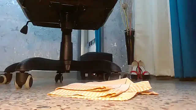 Samantabrown  online show from November 2025 11:21:02 AM