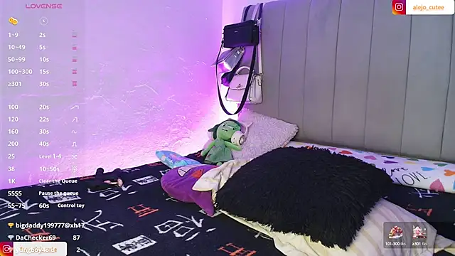 alejo cute online show from December 2024 10:01:02 PM