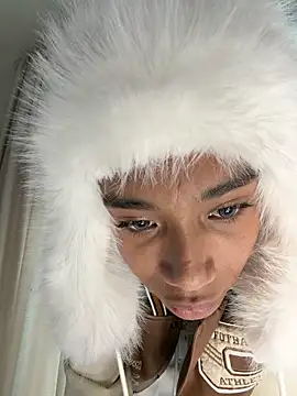 Snapshot of alejo_cute chatting on March 2026 03:20:02 PM alejo cute online show from March 2026 03:20:02 PM