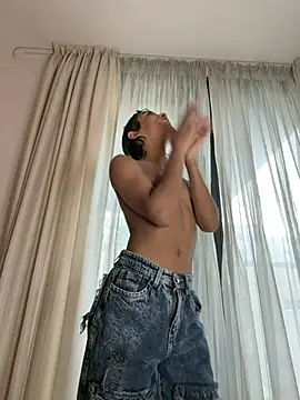 Snapshot of alejo_cute chatting on March 2026 10:40:01 AM alejo cute online show from March 2026 10:40:01 AM