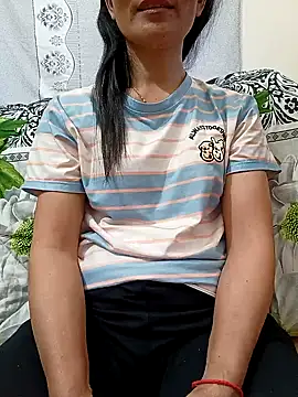 Snapshot of Asian_girl13 chatting on February 2026 12:56:02 AM Asian girl13 online show from February 2026 12:56:02 AM