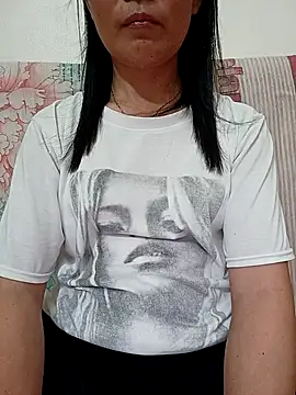 Snapshot of Asian_girl13 chatting on May 2026 02:54:01 PM Asian girl13 online show from May 2026 02:54:01 PM
