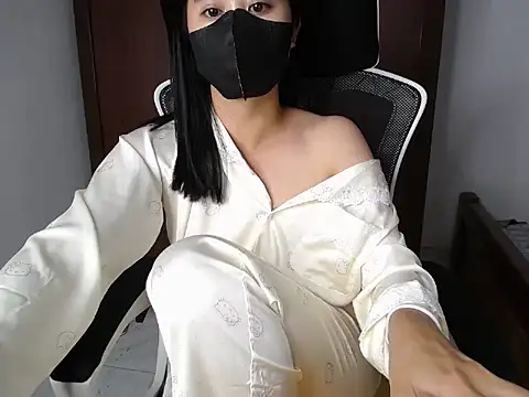 Snapshot of Lunobaby_204 chatting on October 2025 09:44:01 PM Lunobaby 204 online show from October 2025 09:44:01 PM