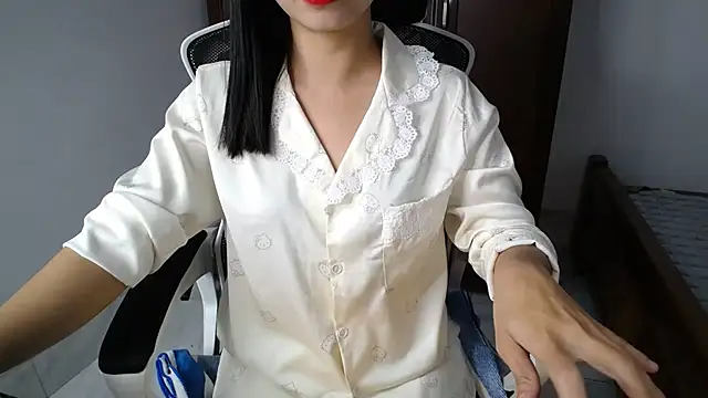 Snapshot of Lunobaby_204 chatting on November 2025 01:51:02 AM Lunobaby 204 online show from November 2025 01:51:02 AM